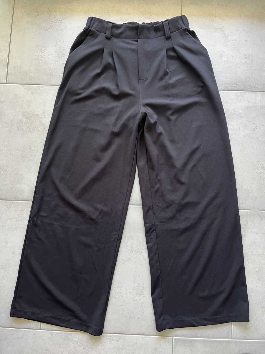 Halara Pantaloni: Stoffhose Halara schwarz Gr. M – Usato da Thun venduto da Dak5 3