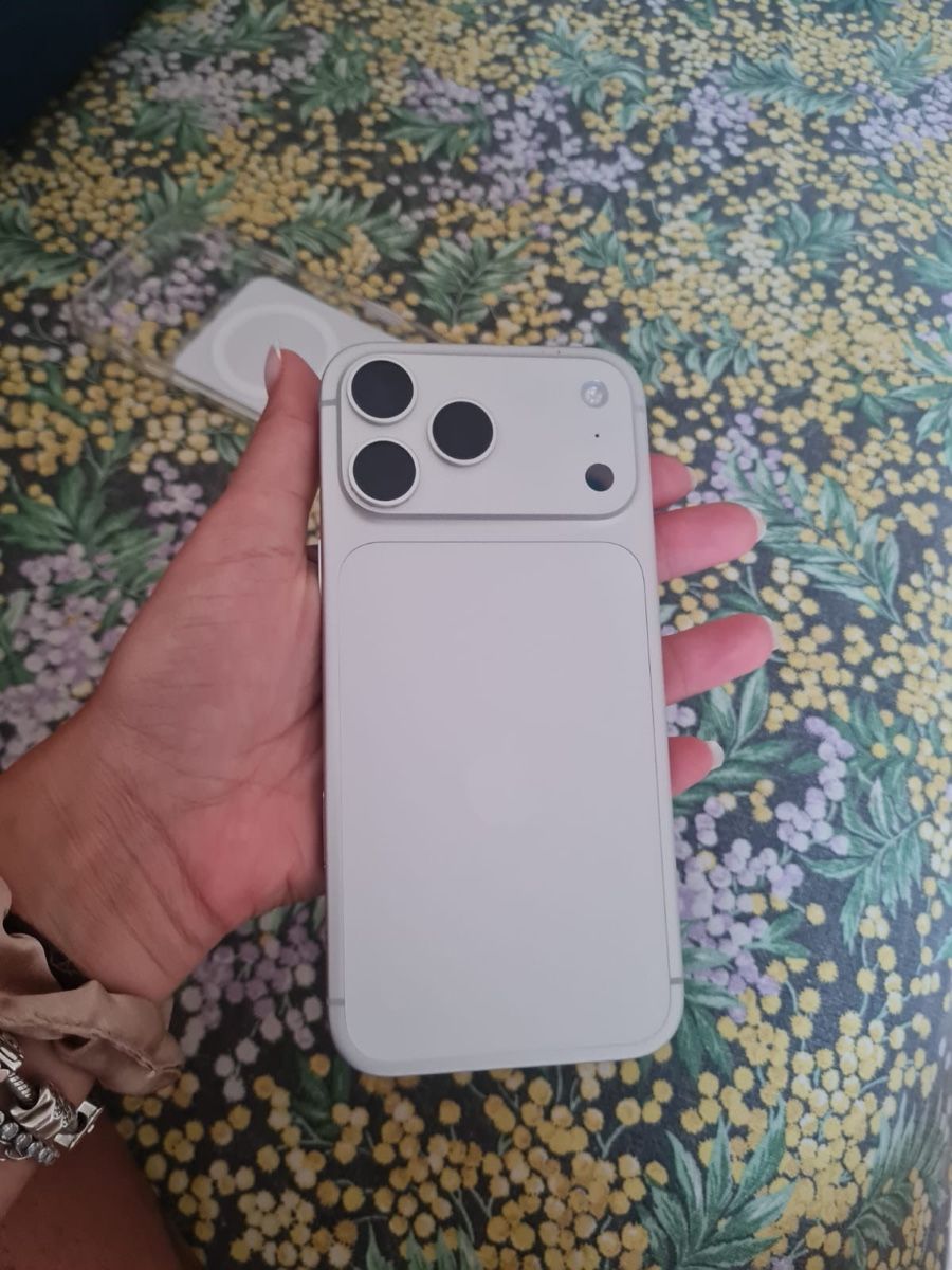 Apple Telefoni cellulari / Smartphones: iPhone 17 pro Max 256gb – Nuovo (secondo la descrizione) da Romont FR venduto da mor_hq5g 5