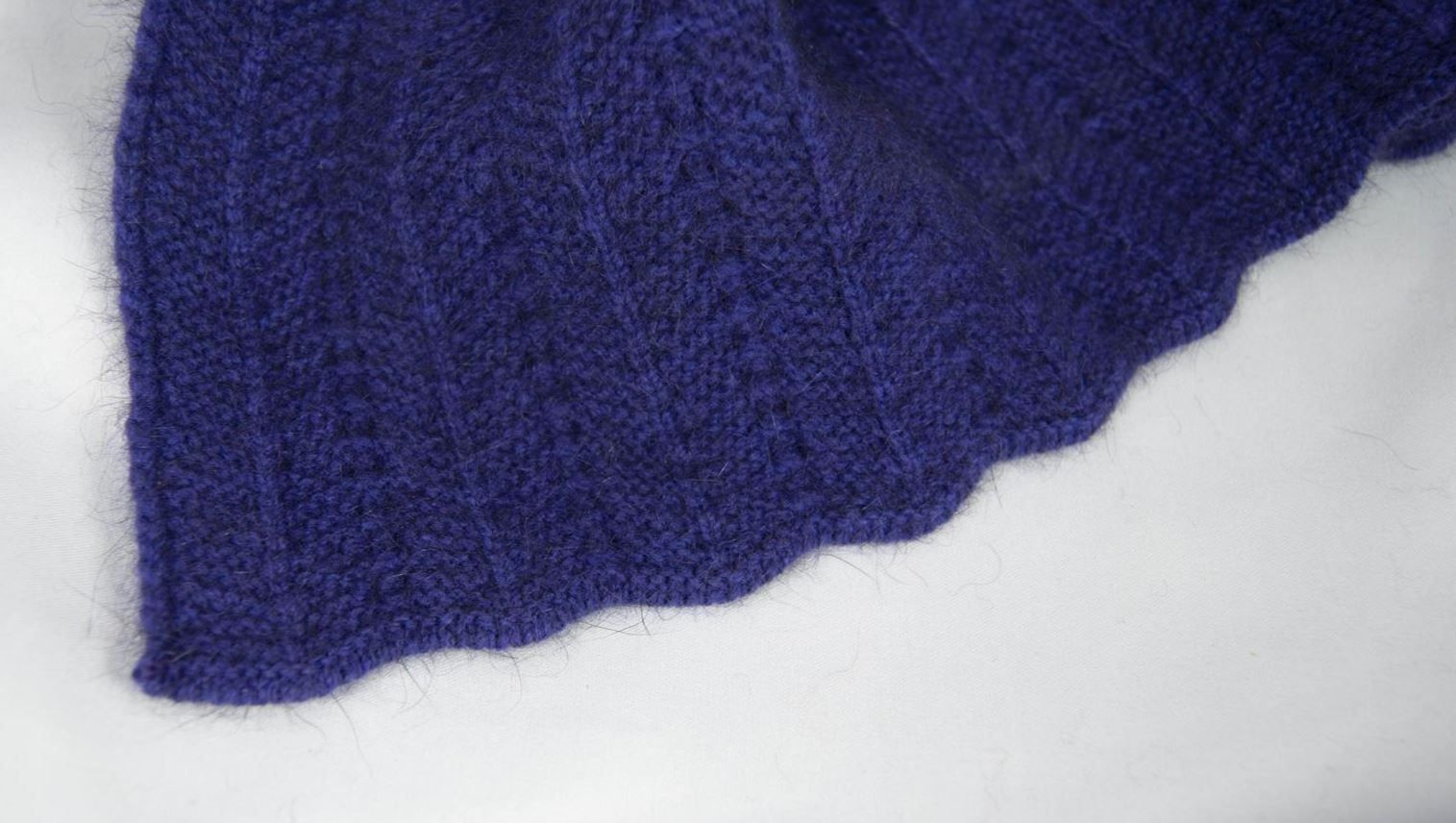 Foulards, Tücher & Schals: Possum Schultertuch violett zickzack – Neu und originalverpackt aus Zollikofen von marys-choice 2