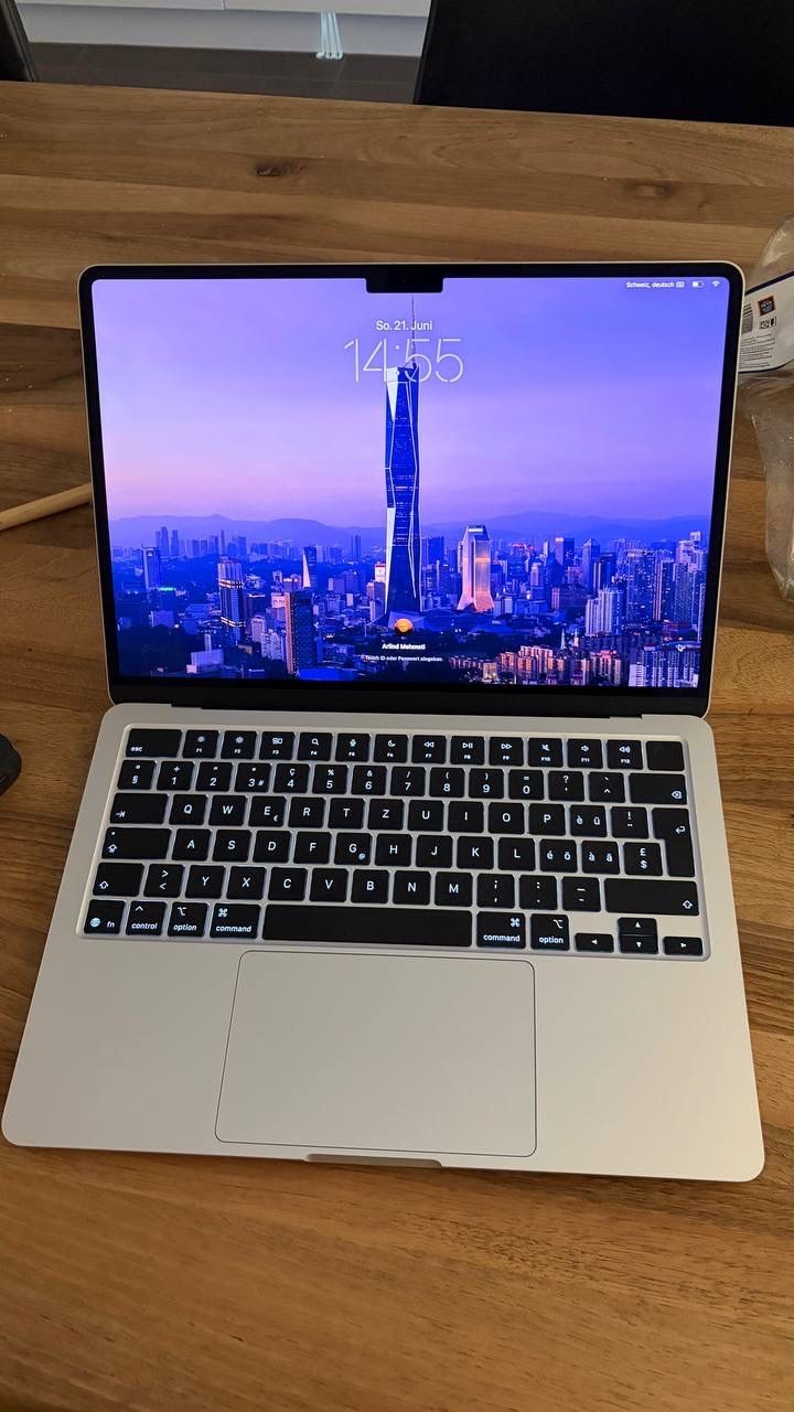 Apple Notebooks: Mac BookAir 2025 – Neu (gemäss Beschreibung) aus Niederwangen BE von RealAlpina 1