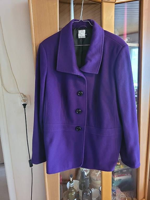 Jacken: A vendre Blazer  – Gebraucht aus Murten von cer_cr9z 1