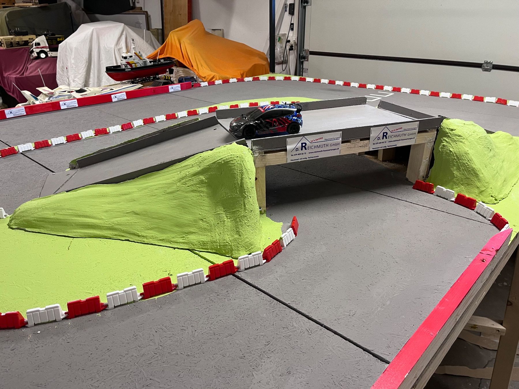 Piste: Projektarbeit Rennbahn für Auto – Usato da Russikon venduto da sparklingvision 1