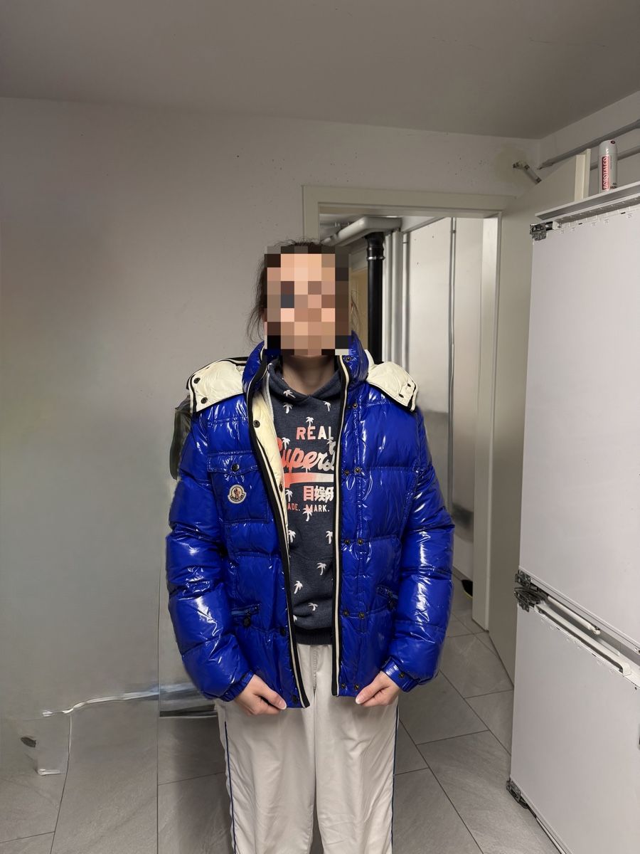 Moncler Giacche: Moncler Daunenjacke, blau, Winter – Usato da Wil ZH venduto da Cyril-Las 1