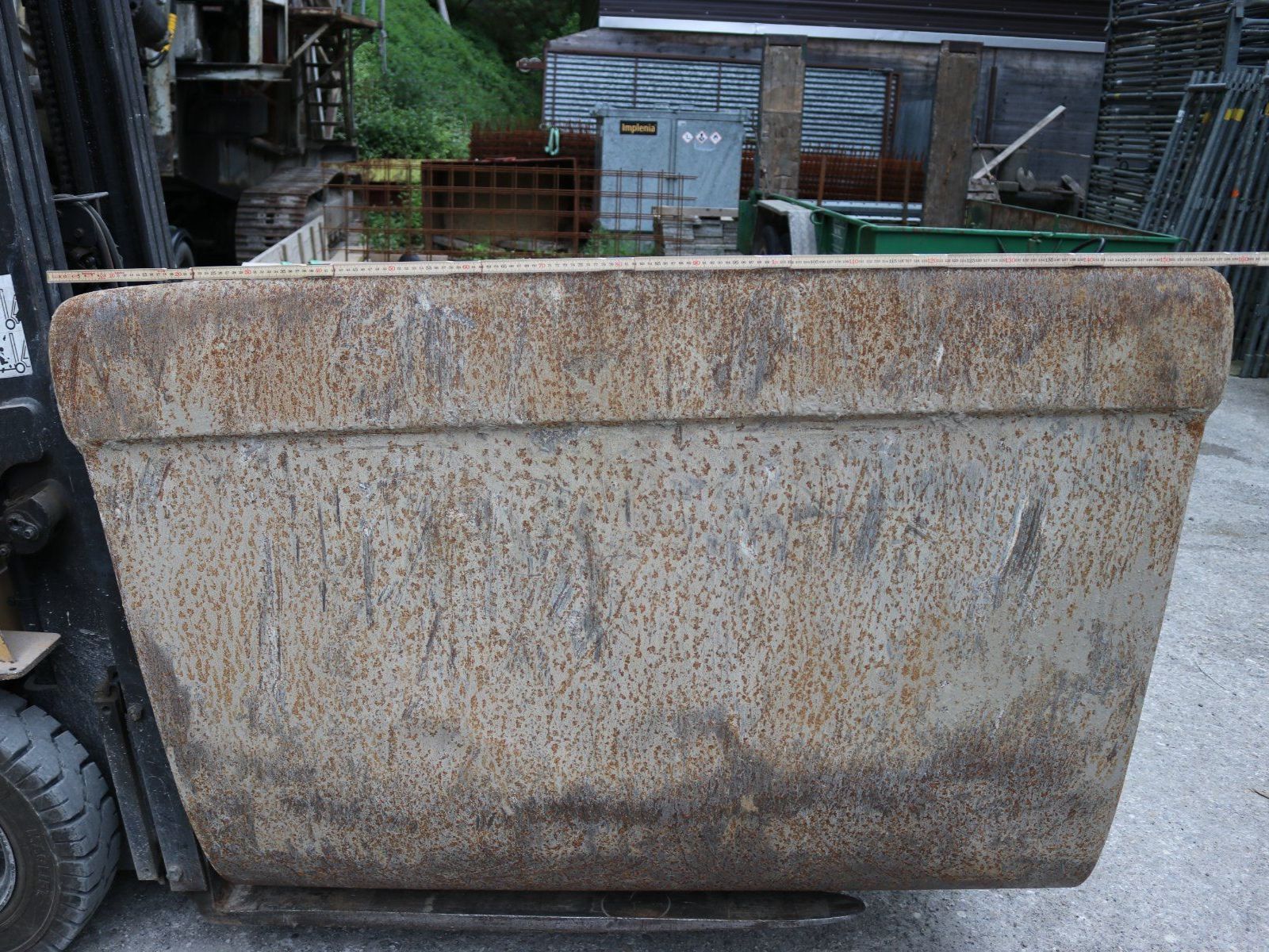 Accessoires tracteur, véhicule agricole: Schwenklöffel, 1600mm – D'occasion à Unteriberg par Konstibau 1