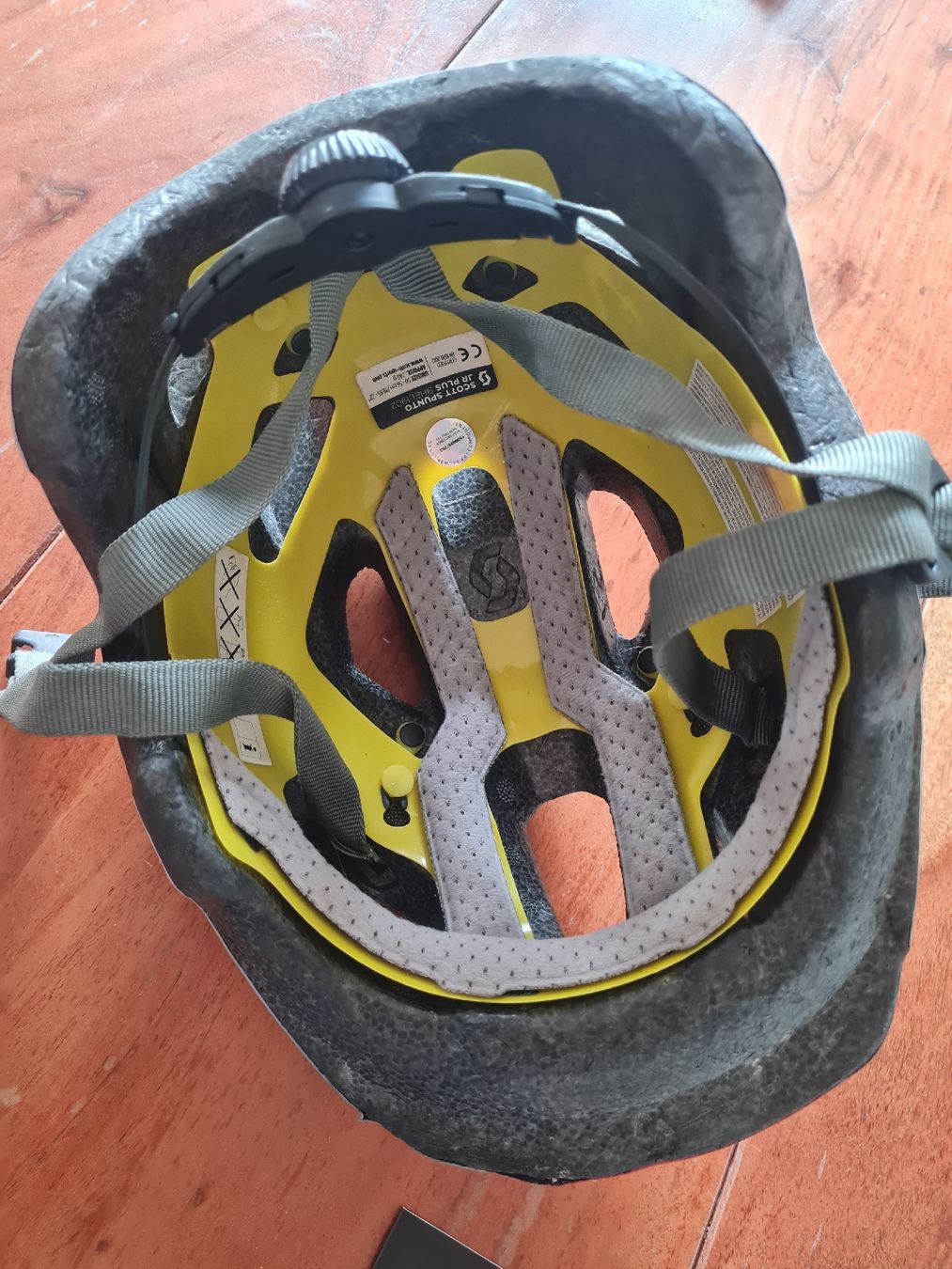 Scott Caschi: Scott Spunto JR Plus MIPS 50-56cm – Usato da Otelfingen venduto da Amors 2