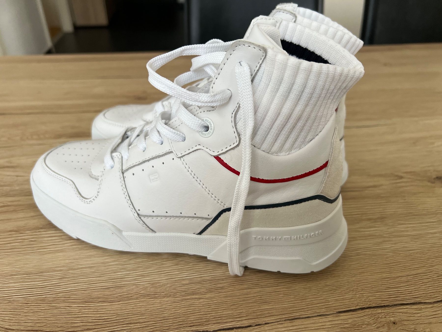 Tommy Hilfiger Scarpe da donna: Sneakers Tommy Hilfiger – Nuovo (secondo la descrizione) da La Chaux-de-Fonds venduto da GabrielaKlein 2