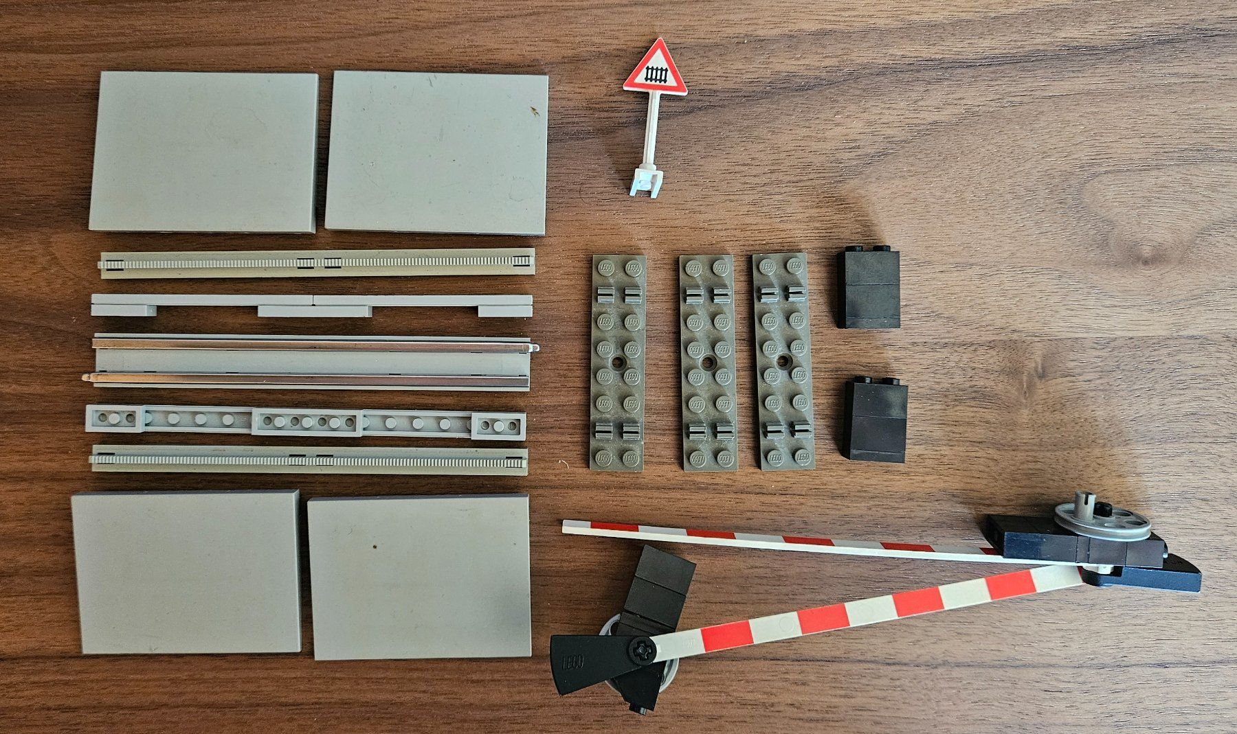 Lego Giocattoli: Lego Eisenbahn 12V - Manueller Bahnübergang, einspurig – Usato da Hedingen venduto da Cloudhopper7 1