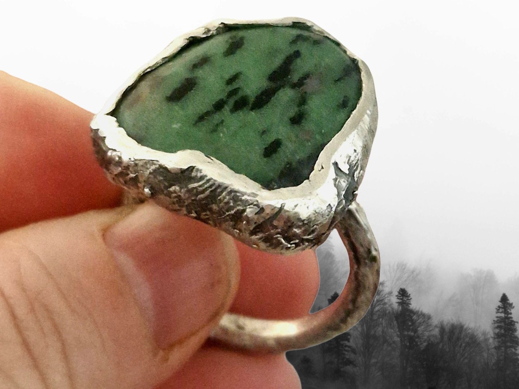 Ringe: Statement-Ring Silber 960 & Rubin-Zoisit. Ringgrösse 65. – Neu und originalverpackt aus Aarau von Schmuckhoehle_MD 3