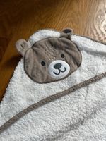 Flauschiges Baby Badetuch mit Bärli-Motiv