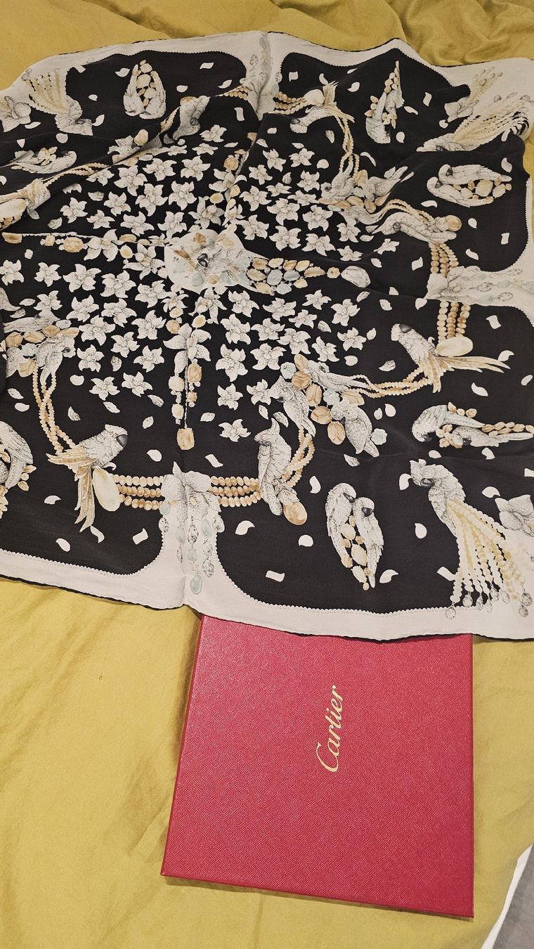 Cartier Foulard & Sciarpe: Cartier Foulard – Usato da Richterswil venduto da Dakiii 1
