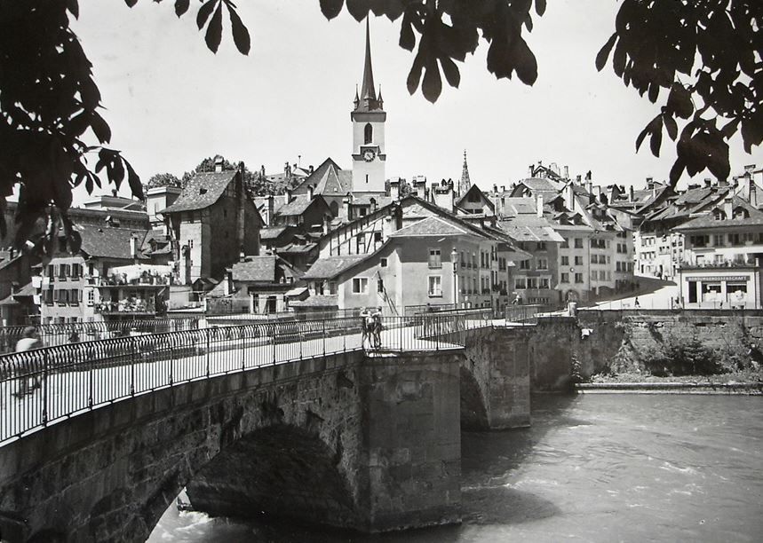 Cartoline postali: BERN Untere Nydeckbrücke und Nydeckkirche – Usato da Jona venduto da philajona