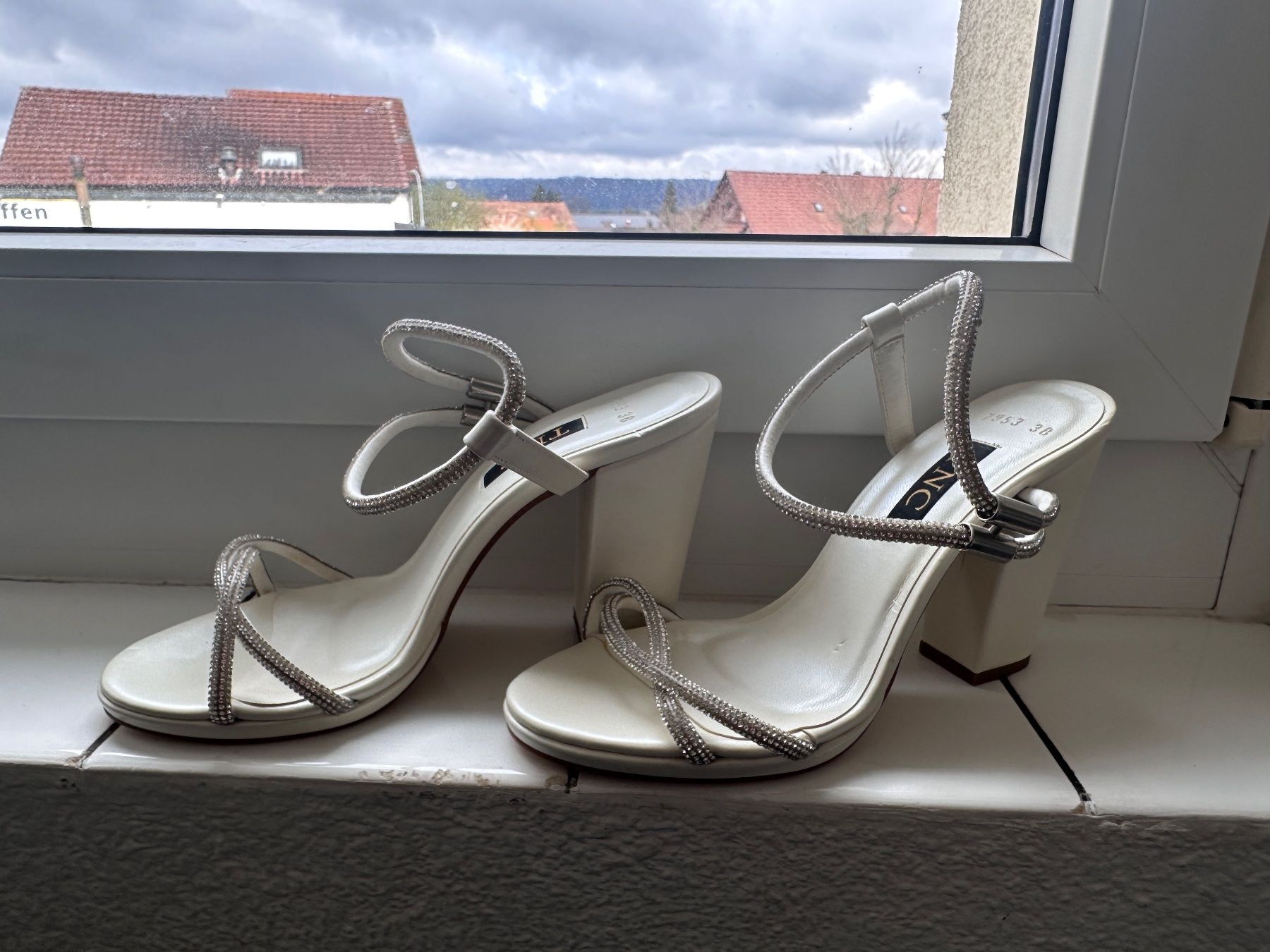 Scarpe da donna: Highheels weiss mit glitzer – Nuovo (secondo la descrizione) da Urdorf venduto da Mondschein14