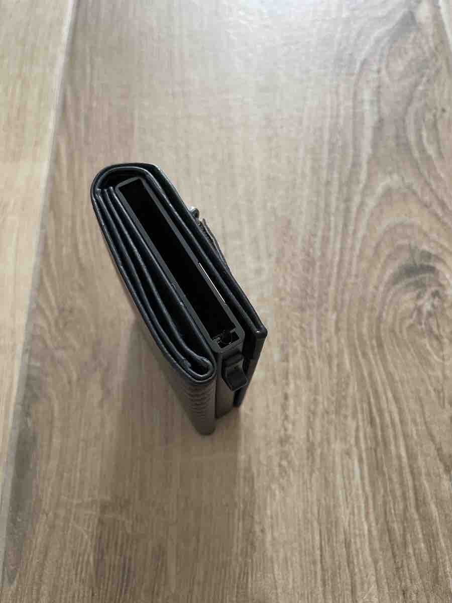 Altro in  Abbigliamento & Accessori: Kartenetui mit Kartenhalter schwarz – Nuovo (secondo la descrizione) da Winterthur venduto da NaNa24