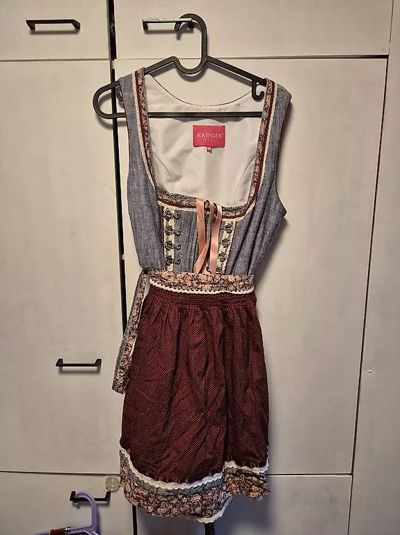 Vestiti: Krüger Dirndl – Usato da Stans venduto da Tiina1995