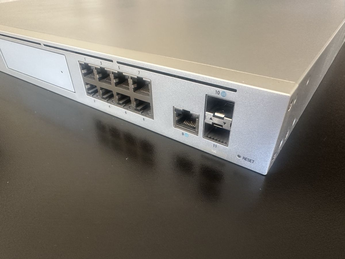 Unifi Modems & Routeurs: Unifi UDM Pro (Cloud Gateway) – D'occasion à Bern par Illimark 2