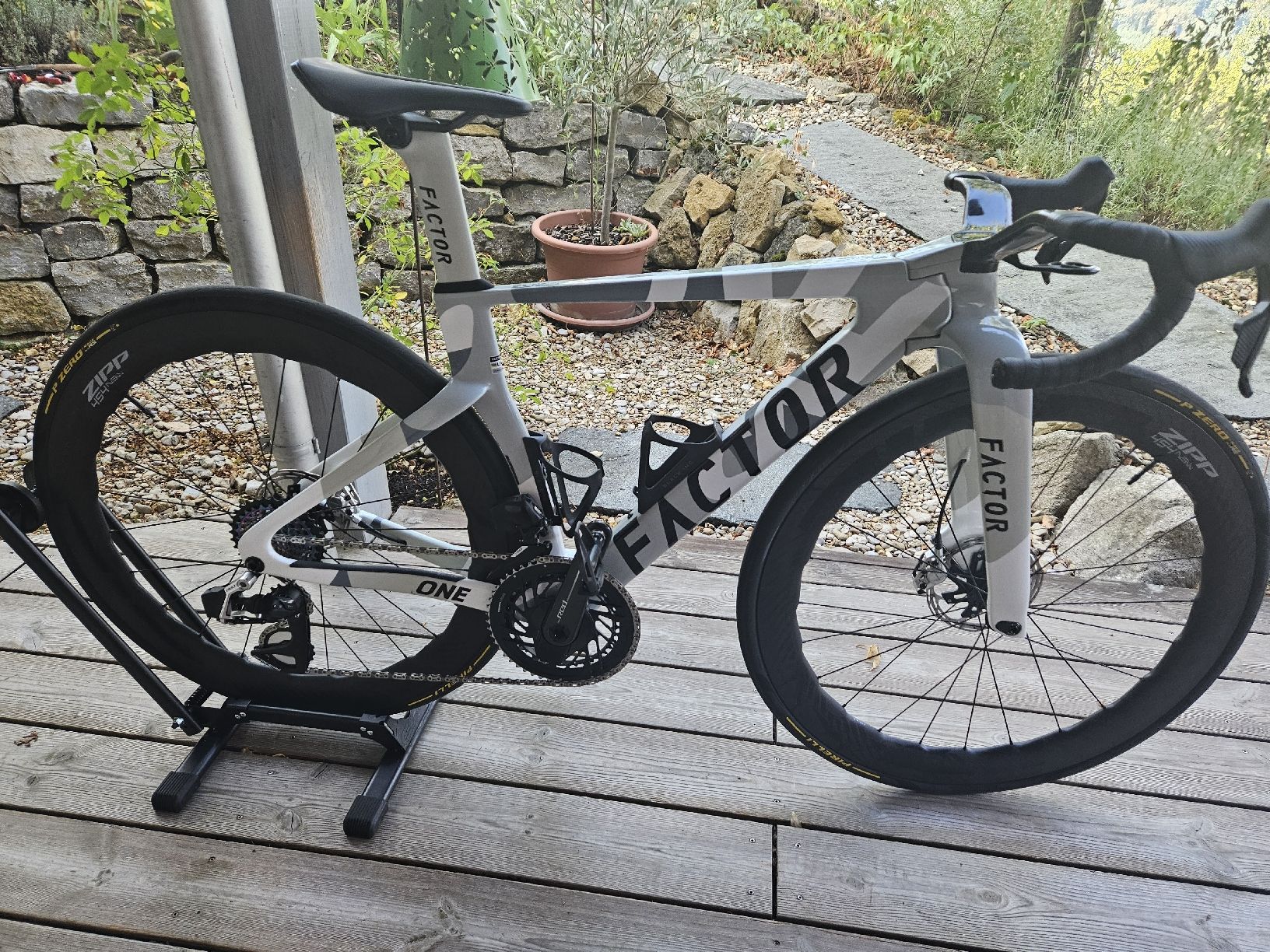 Sram Biciclette: Factor One SRAM RED – Nuovo (secondo la descrizione) da Ramlinsburg venduto da Mis_Telly