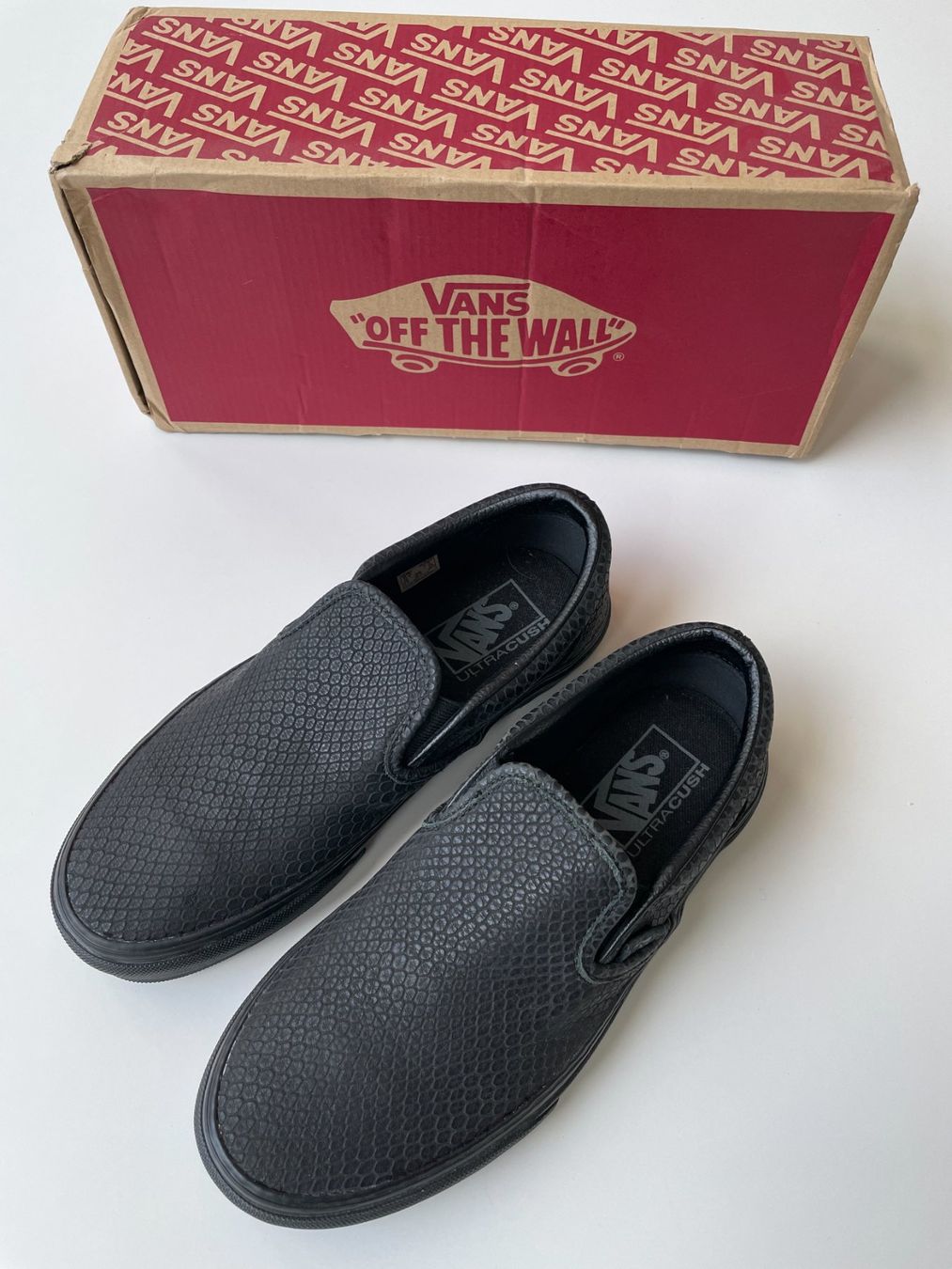 Vans Chaussures hommes: NEU - Vans Classic Slip-On / Schwarz Gr. 38 – D'occasion à Bern par lolapennt 2