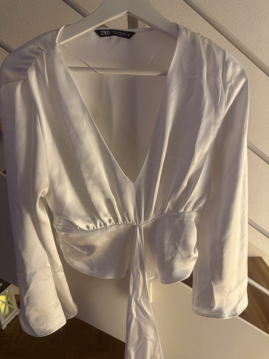 Zara Blusen: Zara Bluse – Neu (gemäss Beschreibung) aus Lachen SZ von mima41
