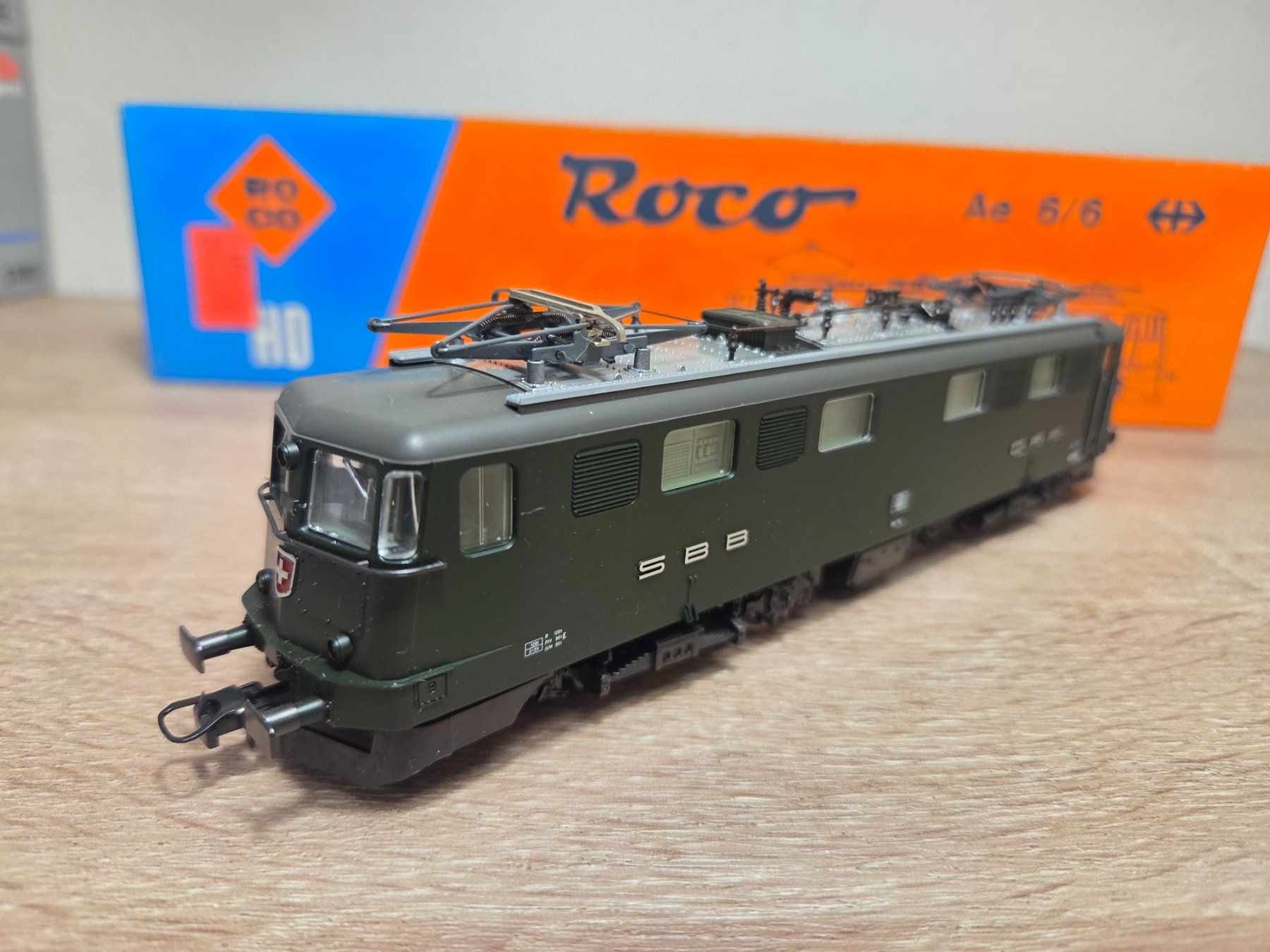 Roco Modellini di ferrovie: Roco 43535 E-Lok Ae 6/6 SBB H0 (2) – Usato da St-Aubin-Sauges venduto da Lo_Go 2