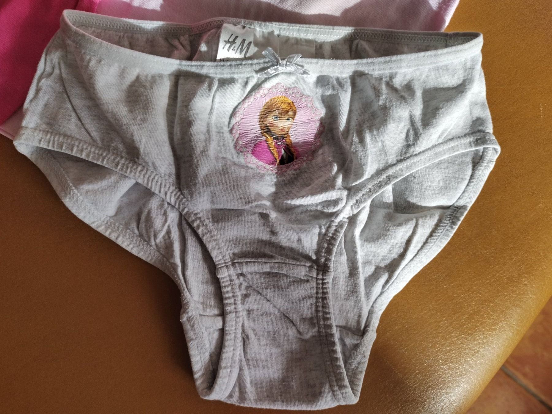 Lotti & Set di vestiti: Pyjama-Set für echte Eis- & Eiskönnigen Freundinen, 110-116 – Usato da Densbüren venduto da TutaLarsen 6