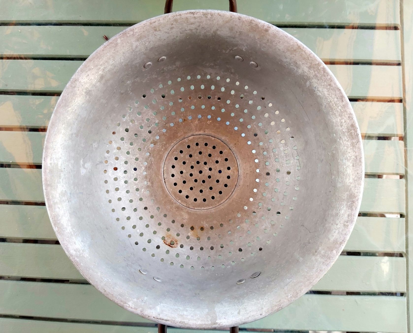 Küchengeräte: Grosses Vintage Sieb, Aluminium, 2 Griffe – Gebraucht aus Bern von aronari 2