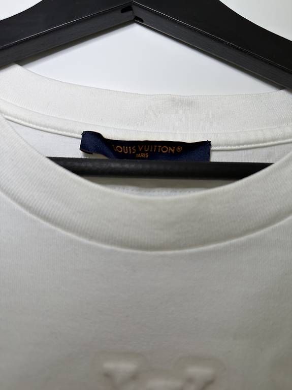 Louis Vuitton T-shirt: T-Shirt Louis Vuitton – Usato da Giubiasco venduto da mat_n8k5 2