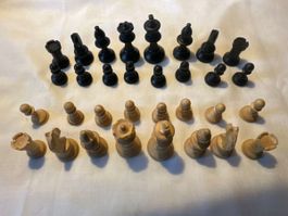 Schachfiguren aus Holz mit Kassette - Vintage Stil!