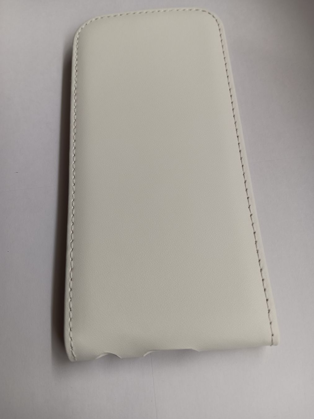 Covers & Schutzfolien: Weisses Leder iPhone 6 Case, Flip Case, Schutzhülle – Neu und originalverpackt aus Ermatingen von rik4rdo