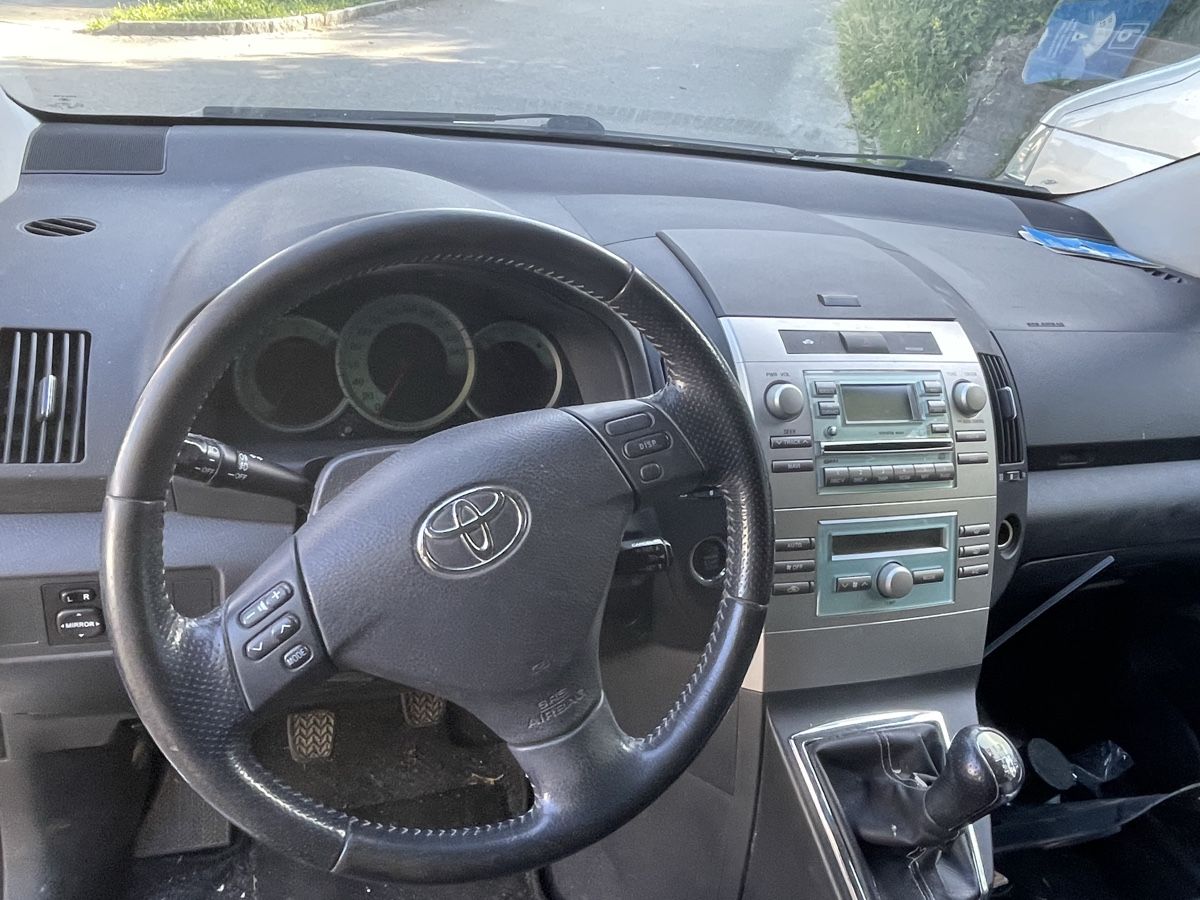 Toyota Automobili: Toyota Corolla Verso 2.2 Diesel – Difettoso da Herisau venduto da tinnitus2205 4