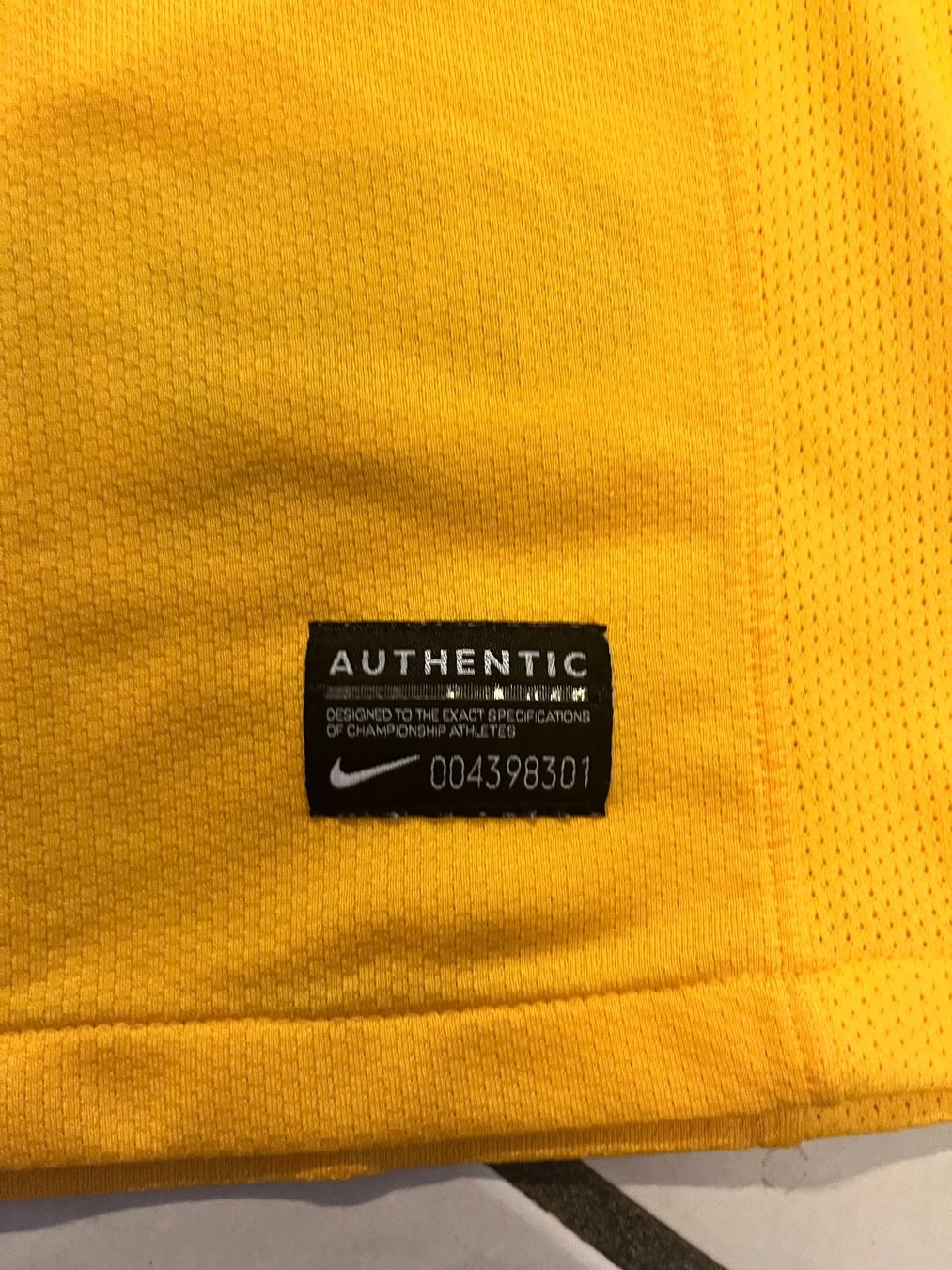 Nike Canottiere & Pantaloni: Maillot de foot - Brésil - 2010 – Usato da Alle venduto da mar_yl9x 1