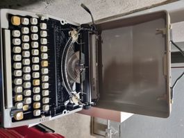 Machine à écrire ROYAL 200 avec mallette bon état