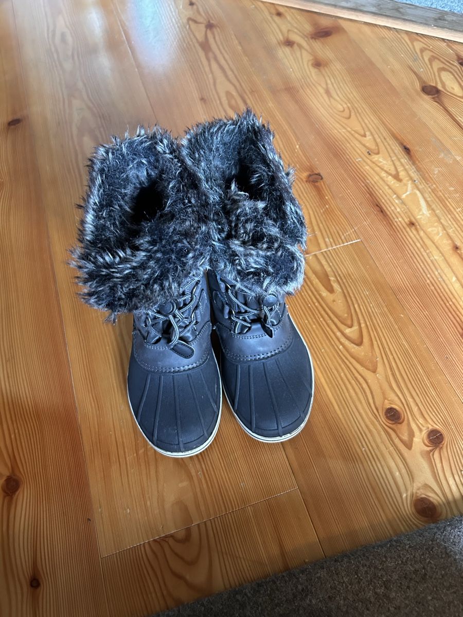 CMP Chaussures garçon: Bottes de neige CMP 34 – D'occasion à Noville par Malik2017