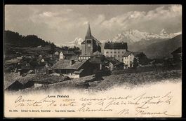 AK Lens /Valais, Village avec église et montagnes