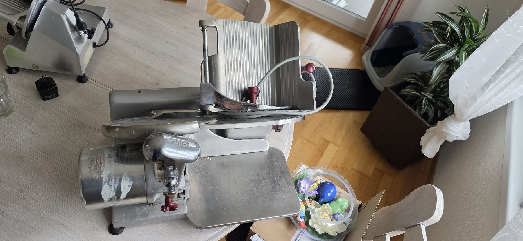 Cucine complete: Globe Gravity Feed Aufschnittmaschine gebraucht – Usato da Glattfelden venduto da sza_7dsq 3