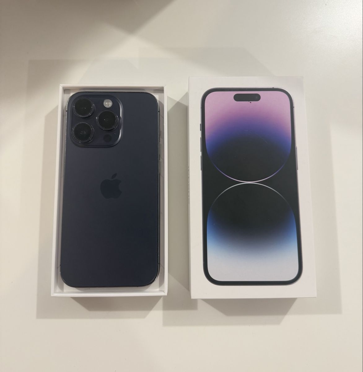 Apple Handys / Smartphones: Apple iPhone 14 Pro 256 Go violet  – Gebraucht aus Yverdon-les-Bains von AVRS.CH