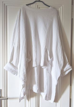 CHRISTA DE CAROUGE : Grande tunique blanche asymétrique TU