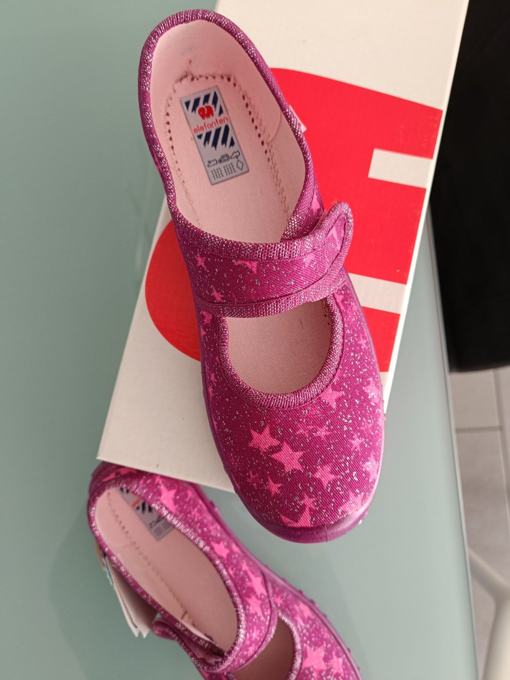 Schuhe für Mädchen: Neue Elefanten Hausschuhe Grösse 33, Sternchen – Neu und originalverpackt aus Wohlen AG von Fabe3 1