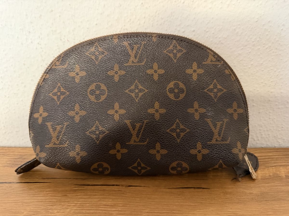 Louis Vuitton Astucci : Trousse Louis Vuitton monogramme état usagé visible – Usato da Brügg BE venduto da Goob 1