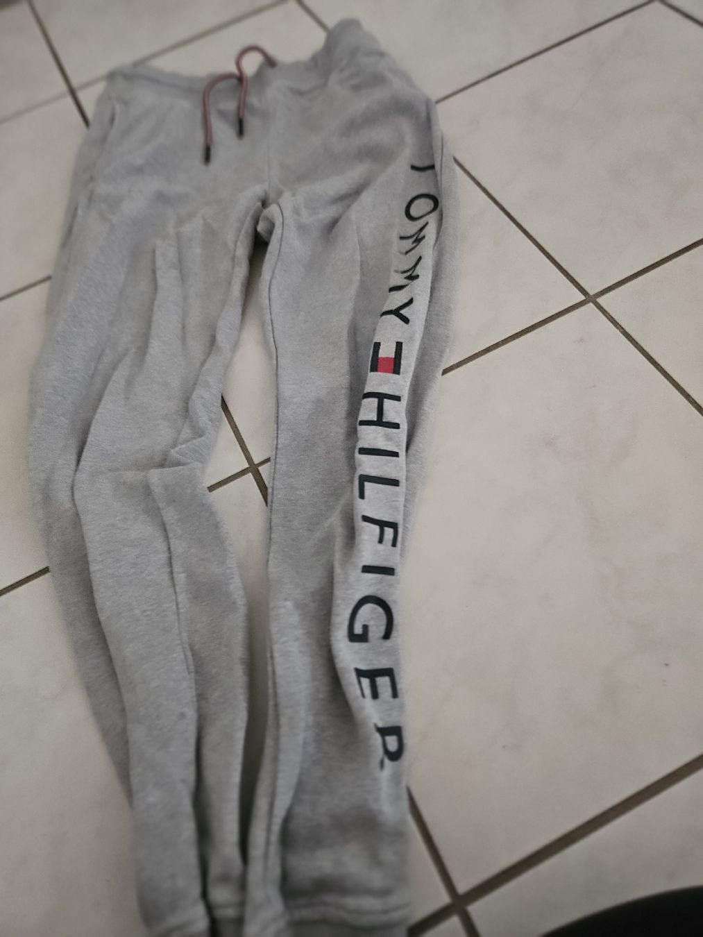 Tommy Hilfiger Pantalons: Tommy Hilfiger Jogginghose – D'occasion à Pfaffnau par sim_6rqw 1