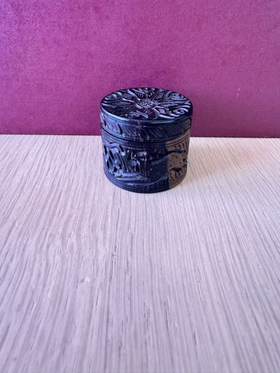 Cassapanche: Vintage Holzdose – Usato da Lachen SZ venduto da ThisMyJam 3