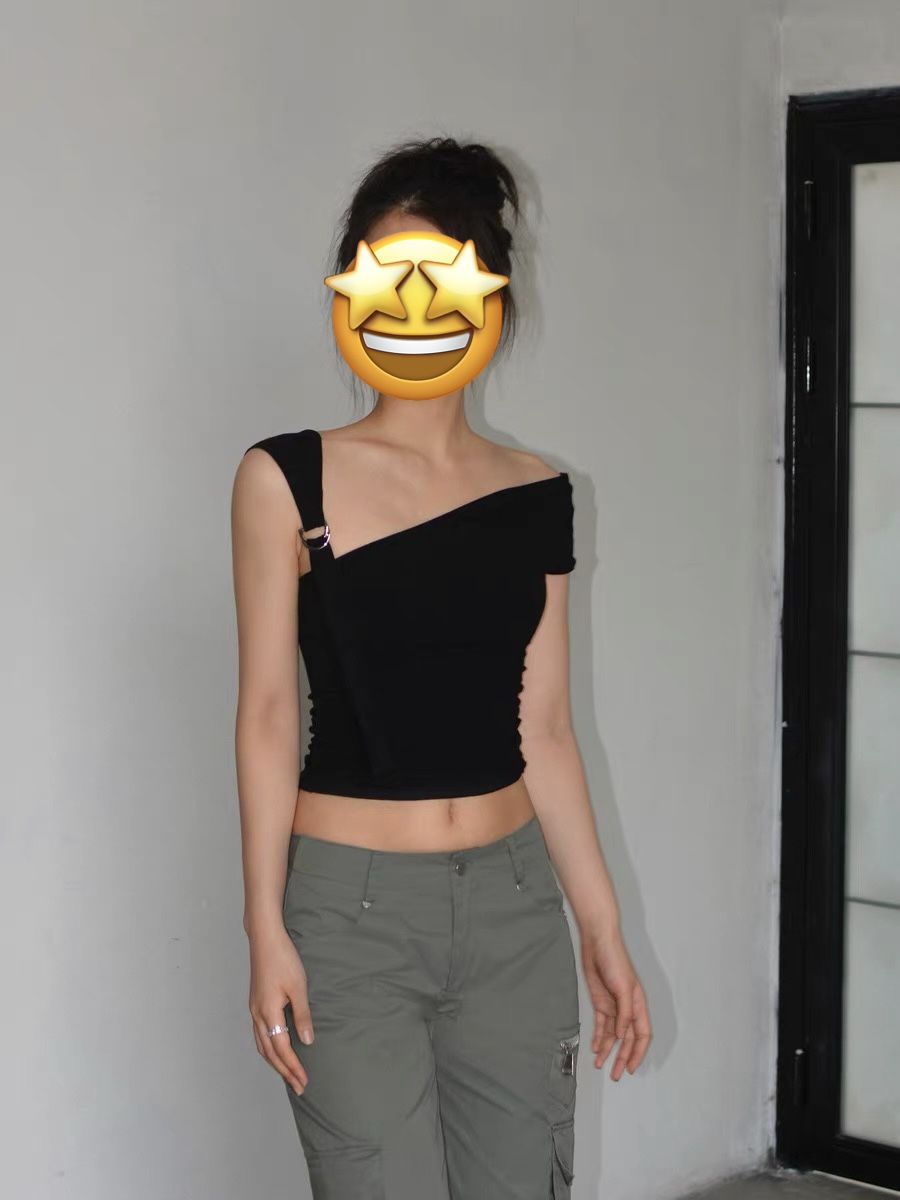 Tops: Chic black off-shoulder crop top – Neu (gemäss Beschreibung) aus Zürich von rob_n7vd