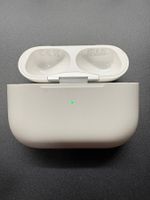 Apple AirPods Pro 1 charging case (A2190).