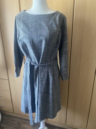 Kleid gr. 44/46