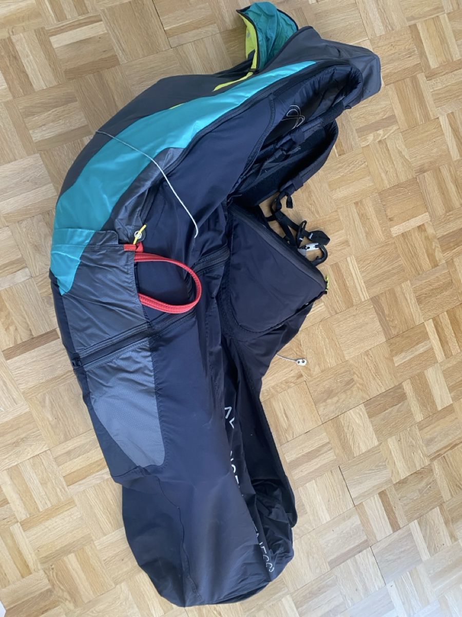 Vol libre: Gurtzeug Lightness 3 M mit Notschirm  – D'occasion à Thun par Delite01