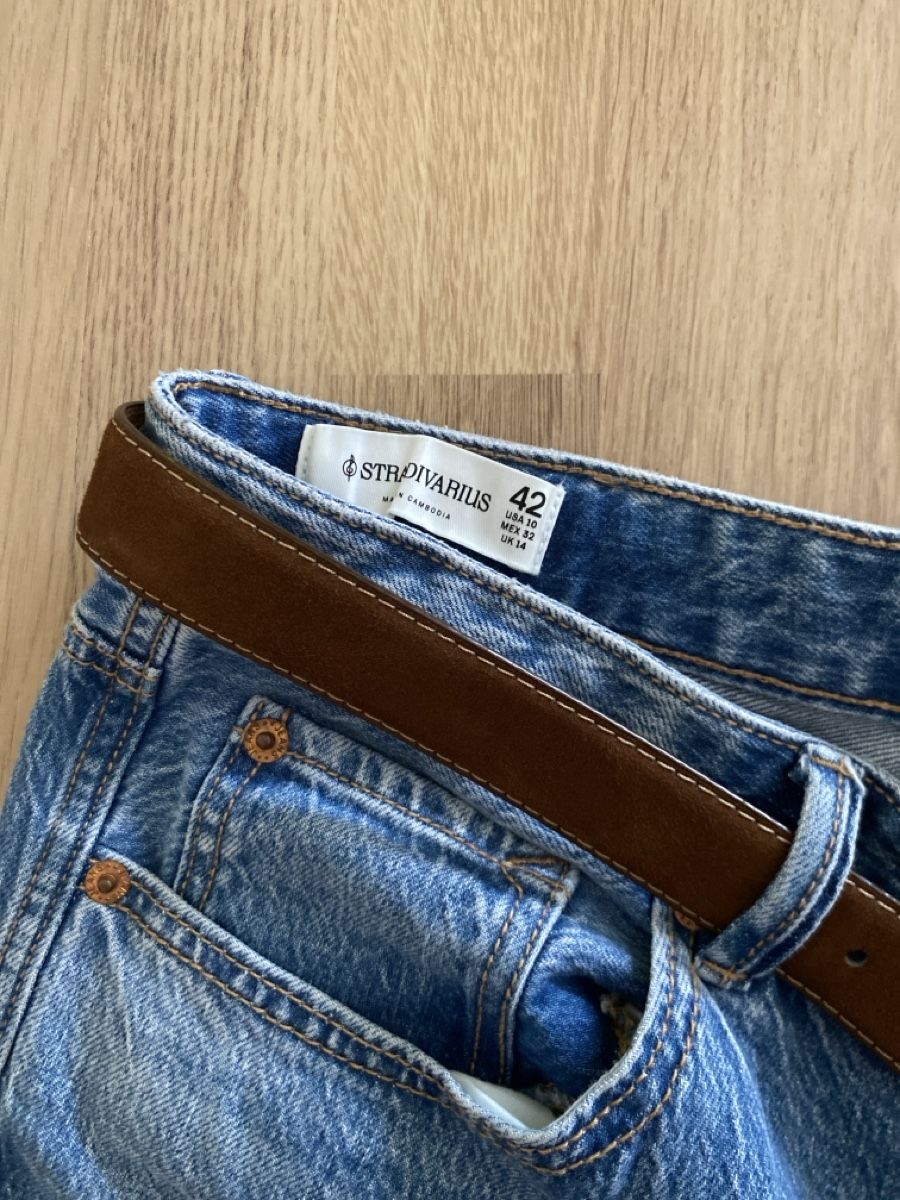 Stradivarius Jeans: Jeans Stradivarius Grösse 42 mit Gurt hellblau – Usato da Spreitenbach venduto da hel_7gxh 2