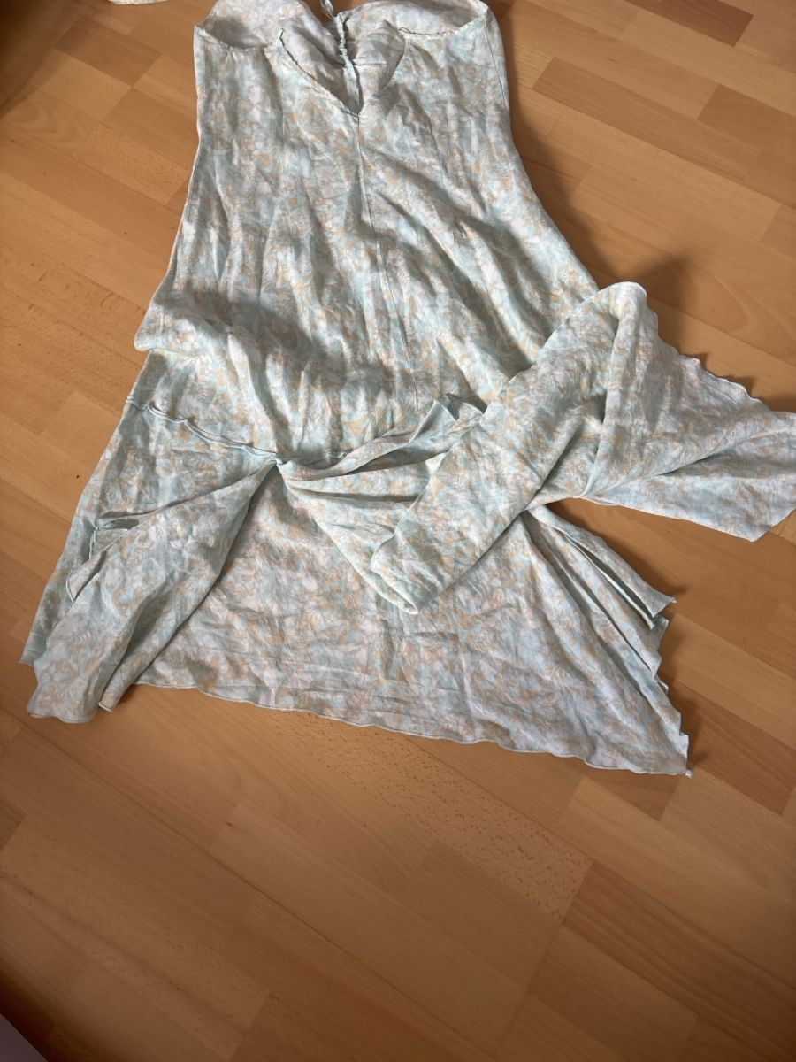 Sisley Vestiti: Kleid Sisley Blumenmuster hellblau Grösse M neuwertig – Usato da Jonen venduto da nomzeif 4