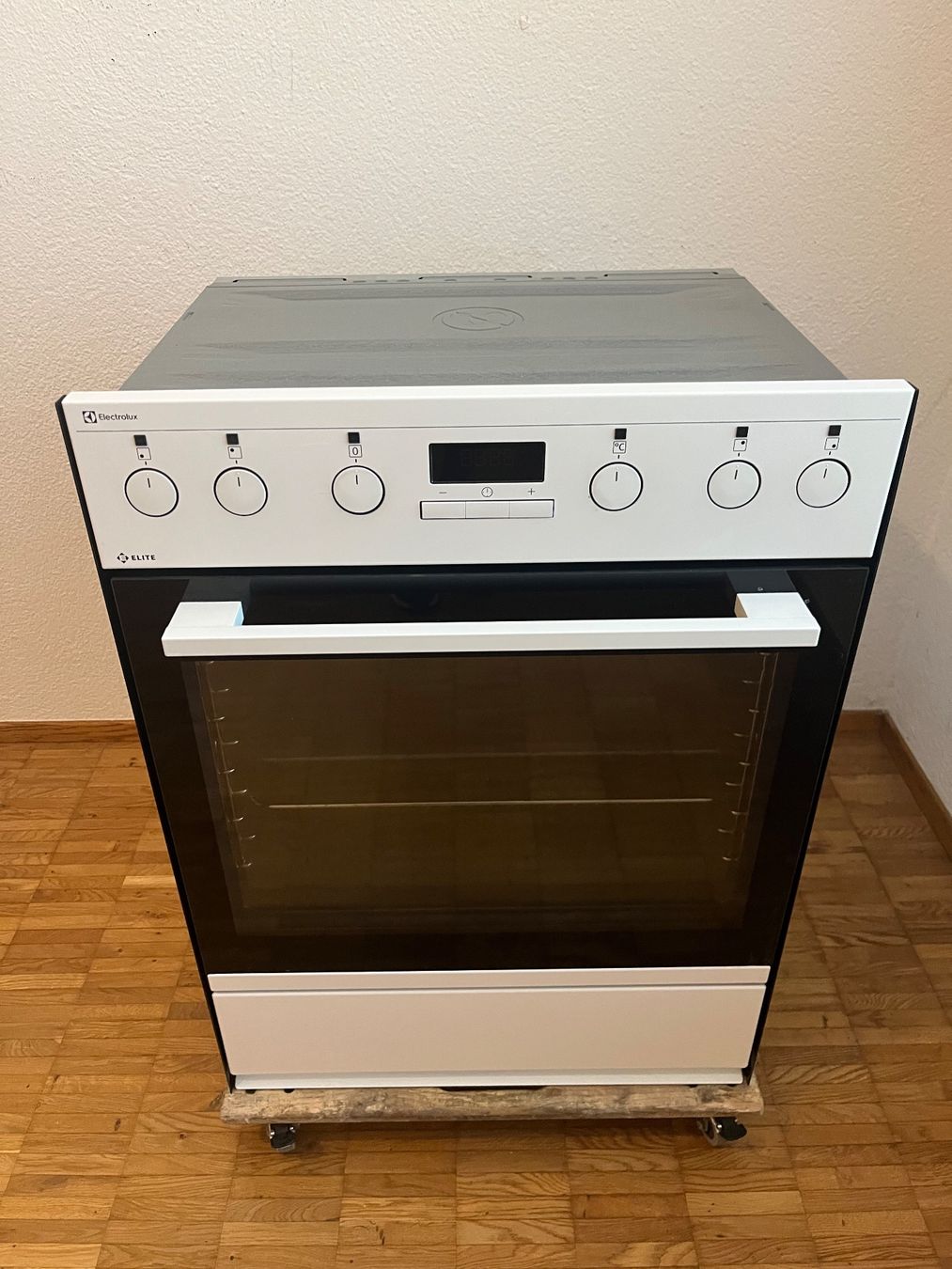 Electrolux Cuisinières: Backofen und Glaskeramik von Electrolux – D'occasion à bern par sanducci