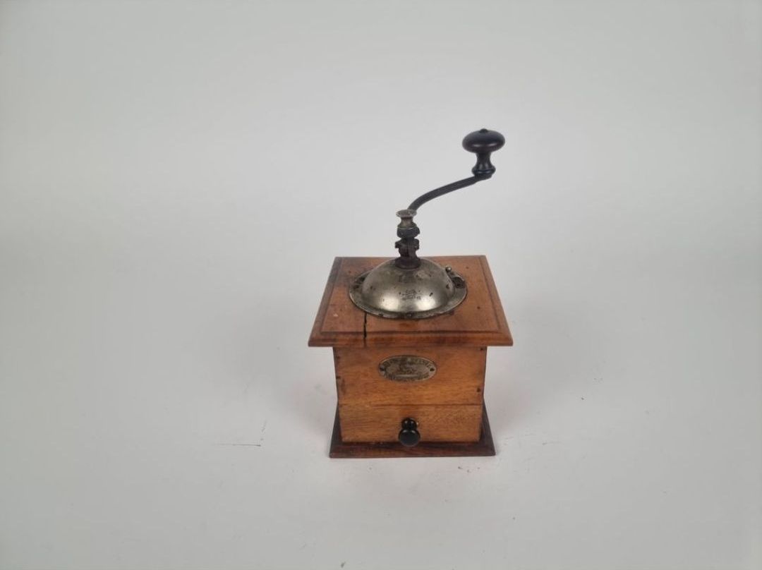 Elettrodomestici da cucina: Alte Kaffeemühle aus 1906 – Usato da Moosseedorf venduto da dfe_s5hz 1