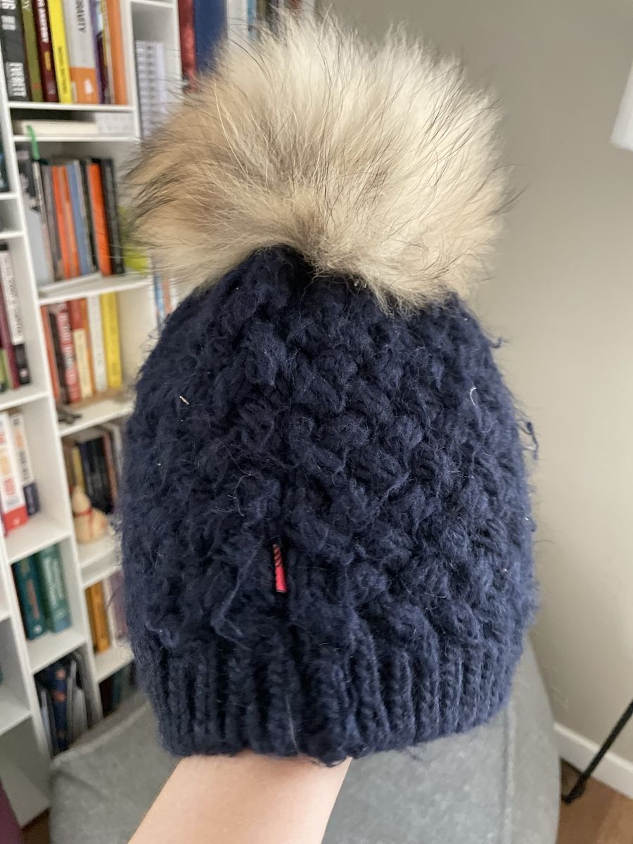 Copricapi, berretti & cappellini: Woolrich Winter Hat with Fur Pom-pom - Size Medium – Usato da Männedorf venduto da iza04 4