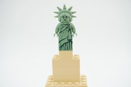 Lego Collectible Minifigures Lady Liberty - col084